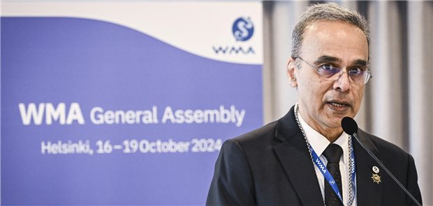 Dr. Ashok Philip will der Ärzteschaft weltweit die Positionierung in den Gesundheitssystemen sichern, die ihr gebühre, sagte er bei seiner Antrittsrede in Helsinki. Und das sei nunmal  die Führungsrolle.