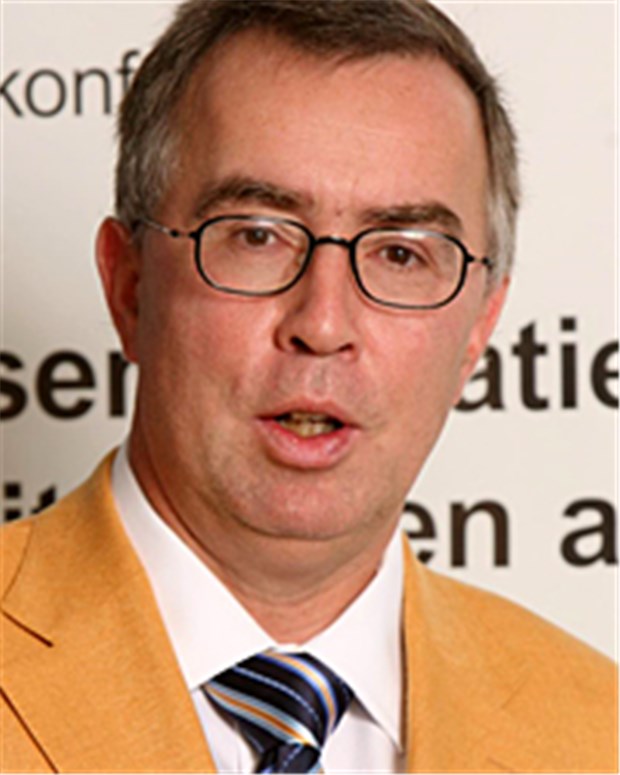 Hartmannbund ruft Ärzte zur Kündigung auf Dr. Bernd Lücke, Vorsitzender des Hartmannbundes Niedersachsen