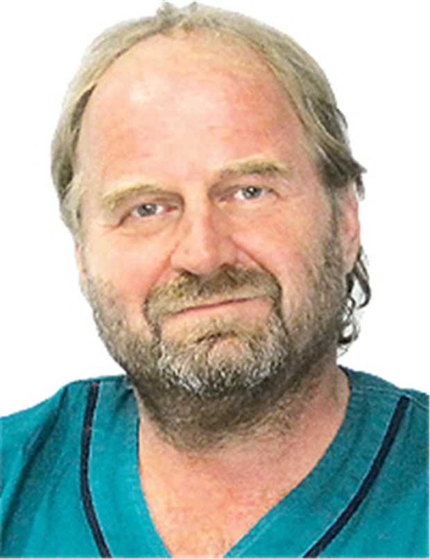 Belastender Arbeitsalltag im Krisen-Land Dr. Boris Treptow ist Oberarzt in der Chirurgie am Uniklinikum Kreta.