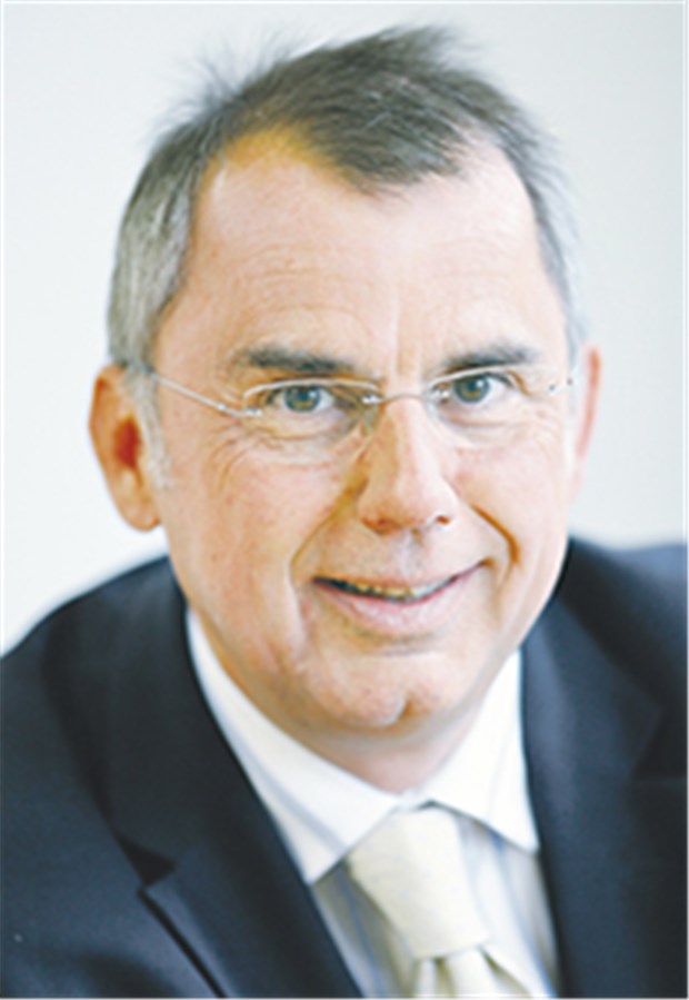 KBV-Vorstand droht mit Rücktritt Dr. Carl-Heinz Müller: "Um zwei Prozent der Ärzte in einen Regress zu bekommen, muss ich 100 Prozent bedrohen. Ist das das richtige Mittel?"