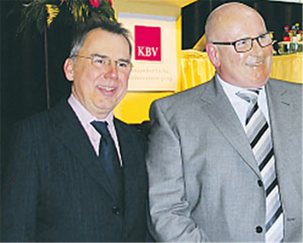 Müller und Köhler bleiben erste Wahl Dr. Carl-Heinz Müller und Dr. Andreas Köhler (r.) führen die Kassenärztliche Bundesvereinigung auch in den kommenden sechs Jahren.
