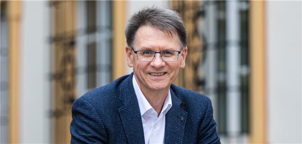 Dr. Christian Pfeiffer ist seit wenigen Monaten Vorstandsvorsitzender der Kassenärztlichen Vereinigung Bayerns, arbeitet aber weiterhin einen Tag pro Woche in seiner Praxis in der unterfränkischen 5.500-Einwohner Gemeinde Giebelstadt.