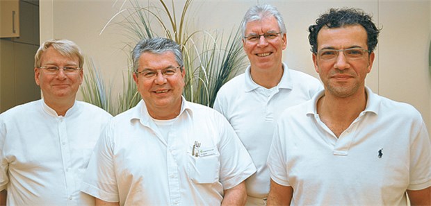 Lübecker Ärztezentrum mit Mehrwert Dr. Christoph Durek, Dr. Peter Renner, Dr. Thomas Dann und Maher Babakerd (v.l.) gehören zum siebenköpfigen Team des Urologischen Zentrums Lübeck.