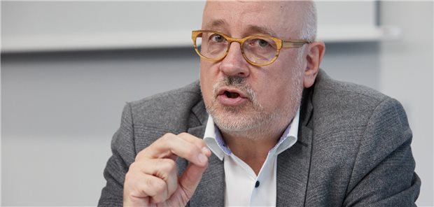 Heinrich ruft Vertragsärzte zur Vier-Tage-Woche auf Dr. Dirk Heinrich: „Ärzte sind gezwungen, die Notbremse zu ziehen.“