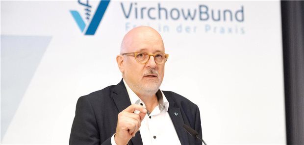KBV und Virchowbund keilen zurück: „Kassenfunktionäre in Parallelwelt“ Dr. Dirk Heinrich: „Steuerungswahn und Allmachtsfantasien“ bei der vdek Spitze.