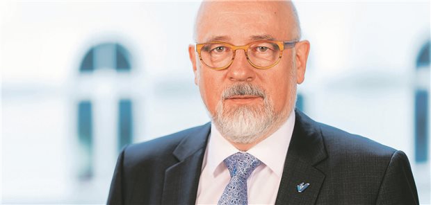 Dr. Dirk Heinrich, Vorsitzender des SpiFa und des Virchowbundes, sieht noch keine Gleichbehandlung von Ärztinnen und Ärzten in Praxen mit Krankenhäusern.