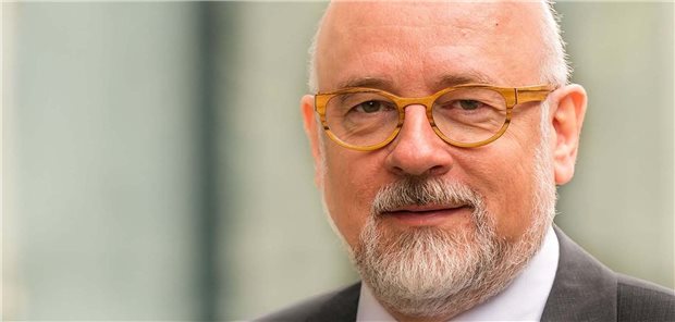 Honorarbeschluss: SpiFa-Vorsitzender Dr. Dirk Heinrich bezieht Stellung Dr. Dirk Heinrich, Vorsitzender des Spitzenverbands Fachärzte Deutschlands (SpiFa) und des Virchowbundes, sieht die aktuellen Honorarbeschlüsse kritisch.
