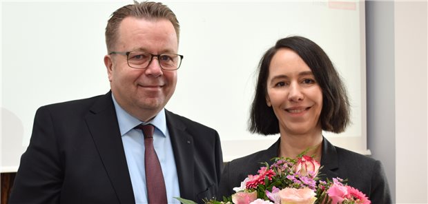 Dr. Eckart Lummert, Vorsitzender der KVN-Vertreterversammlung, und die neue Vorständin Nicole Löhr.