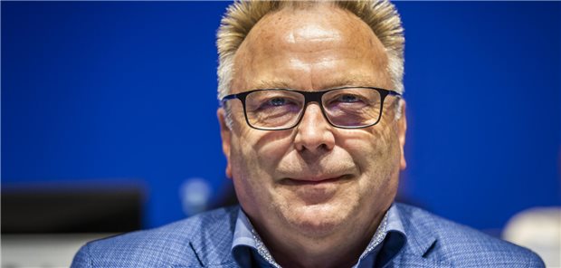 Dr. Edgar Pinkowski bleibt Präsident der LÄK Hessen Dr. Edgar Pinkowski. Präsident der Landesärztekammer Hessen.