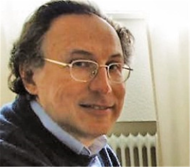 Aus dem Computer spricht die eigene Stimme Dr. Eduardo Mendel hat das Sprechprogramm entwickelt.