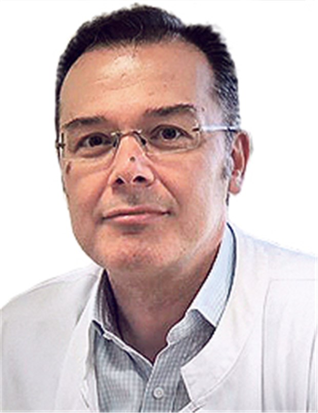 Belastender Arbeitsalltag im Krisen-Land Dr. Emmanouil Sevastiadis, Chirurg in der Athener Privatklinik HYGEIA.