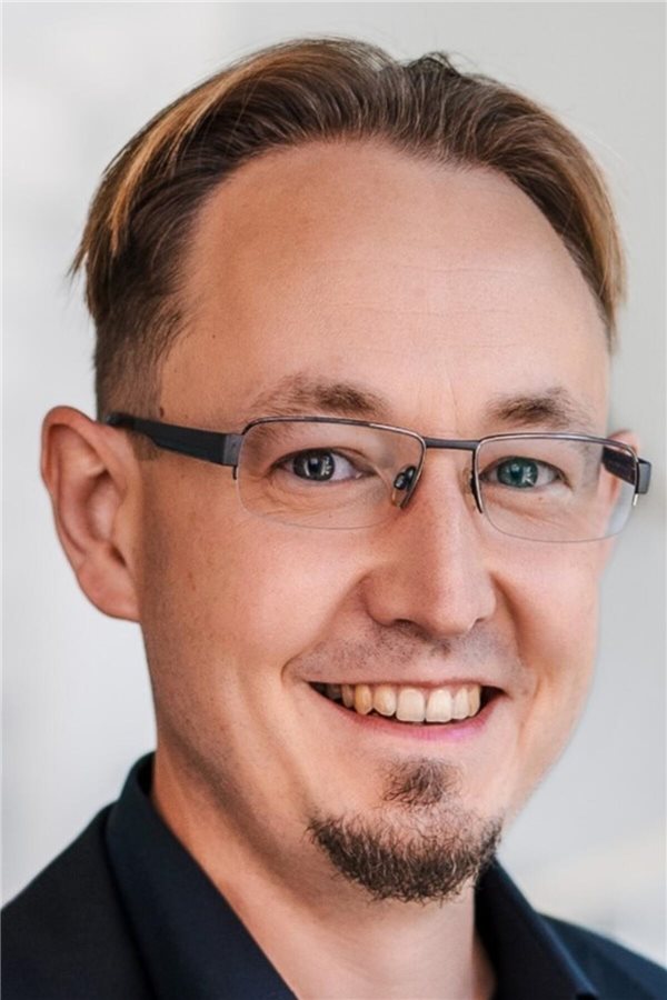 Die Anwendungsbegleitende Datenerhebung (AbD): Eine kritische Bestandsaufnahme Dr. Florian Jantschak