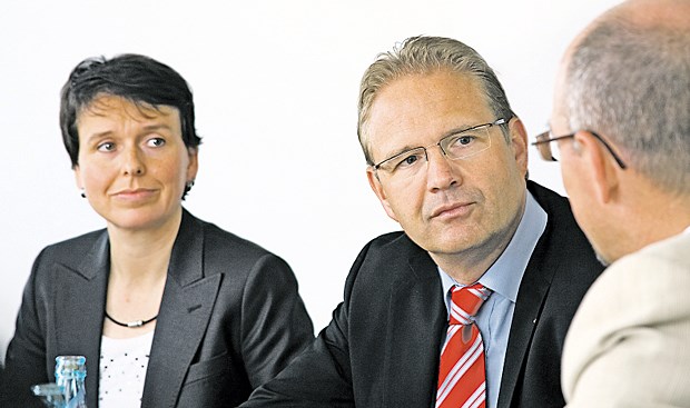 Dr. Gundula Schneidewind und Jörn Oldigs von Novo Nordisk im Gespräch mit Wolfgang van den Bergh von der Ärzte Zeitung.