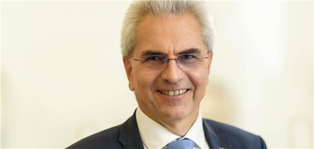 Führung des Wirtschaftsverbandes der Apotheker für weitere Amtszeit bestätigt Dr. Hans-Peter Hubmann