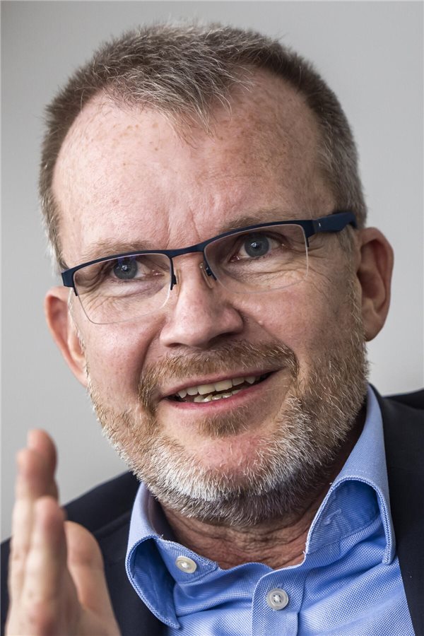 Dr. Jens Baas