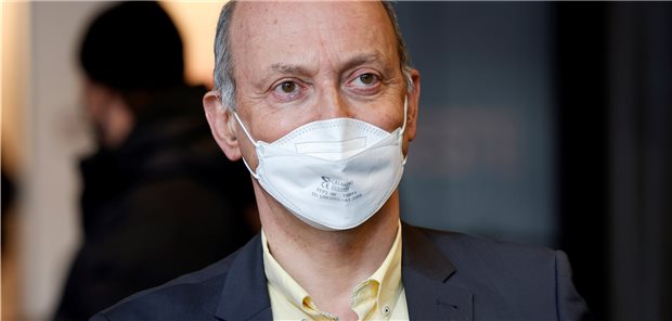 Dr. Johannes Nießen ist neuer BVÖGD-Vorsitzender Dr. Johannes Nießen Anfang Januar im Impfzentrum der Stadt Köln.