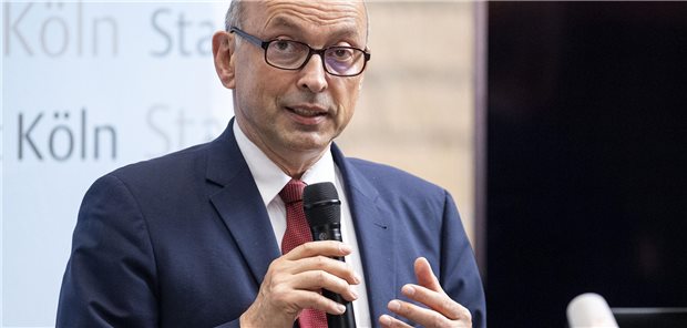 Bundesländer starten Info-Kampagne über die Arbeit des ÖGD Dr. Johannes Nießen, Kommissiarischer Leiter des BIÖG und früherer Leiter des Kölner Gesundheitsamtes: Der ÖGD ist „ganz nah an den Menschen“.