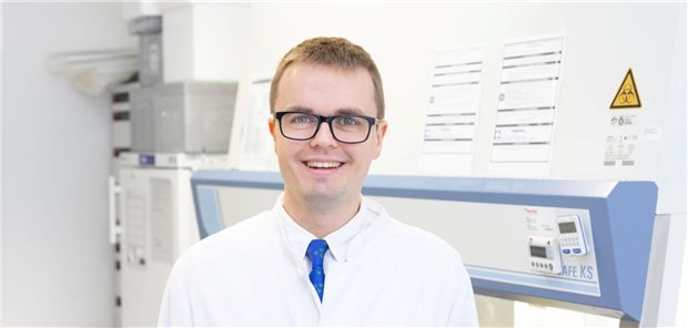 Oberarzt am UKR erhält Exzellenzstipendium Dr. Julian Mustroph erhält für seine Forschungsleistung ein Exzellenzstipendium der Else-Kröner-Fresenius-Stiftung.