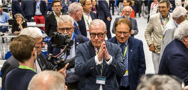 Klaus Reinhardt bleibt BÄK-Präsident Dr. Klaus Reinhardt gewann die Wahl zum BÄK-Präsidenten.