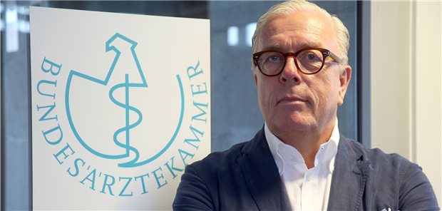 BÄK-Chef Reinhardt: Polizei muss Corona-Quarantäne überwachen Dr. Klaus Reinhardt fordert, dass die Polizei die Quarantäneregeln überwachen soll – keinesfalls die Gesundheitsämter.