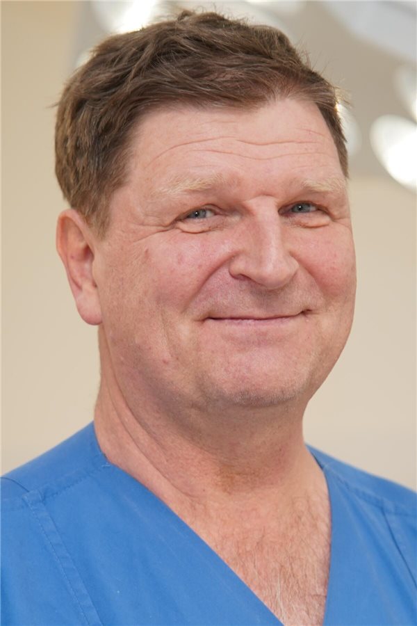 Neuer Chefarzt für Notfallmedizin am Städtischen Klinikum Dresden Dr. Mark Frank, Chefarzt der neuen Klinik für Akut- und Notfallmedizin am Städtischen Klinikum Dresden