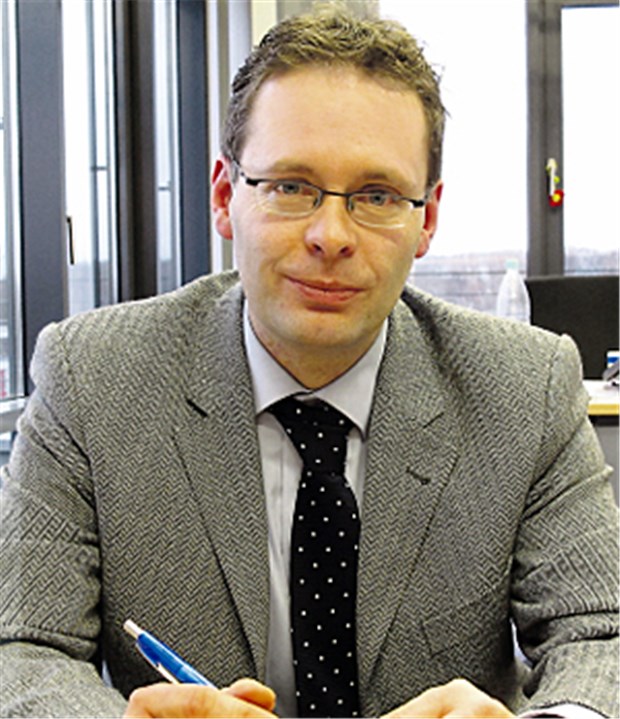 Viele Apotheken stehen auf schwachen Beinen Dr. Markus Preißner verantwortet beim Kölner Instituts für Handelsforschung (IfH) unter anderem regelmäßige Apotheken-Betriebsvergleiche.