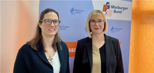 Dr. Maya Niethard, Projektleiterin der Initiative Operieren in der Schwangerschaft (OPidS), und Dr. Susanne Johna, 1. Vorsitzende des Marburger Bundes (rechts).
