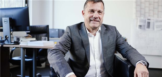 Erste Hilfe auch bei Anzeichen einer psychischen Krankheit leisten! Dr. Michael Deuschle vom Zentralinstitut für Seelische Gesundheit in Mannheim ist Initiator und Leiter von Ersthelfer-Kursen nach dem Vorbild des australischen „Mental Health First Aid“-Programms.