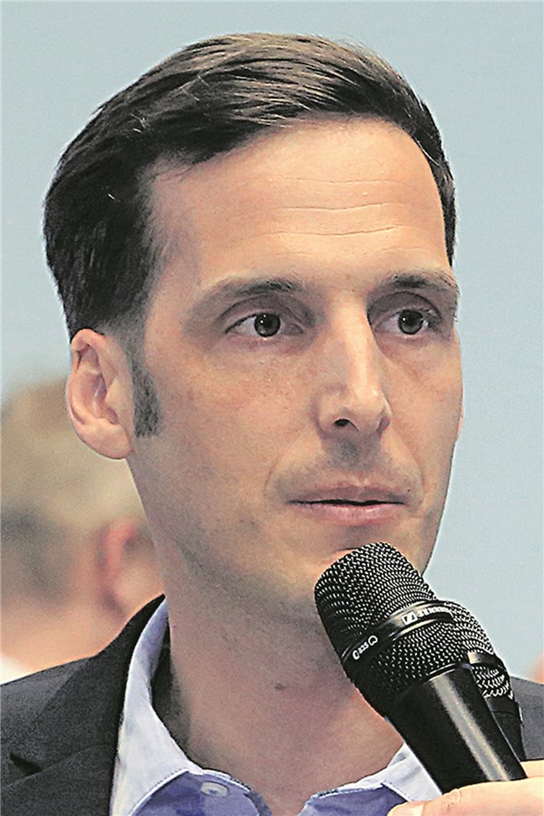 Prävention – Vision 2030 für Deutschland Dr. Olivier Flückiger, Leiter HTA/ Outcomes Research & Market Access bei Pfizer