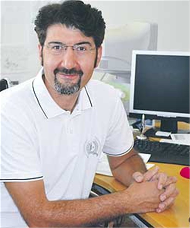 Blumige Sprache der Patienten will gelernt sein Dr. Orhan Baykal, Allgemeinmediziner in Schorndorf.