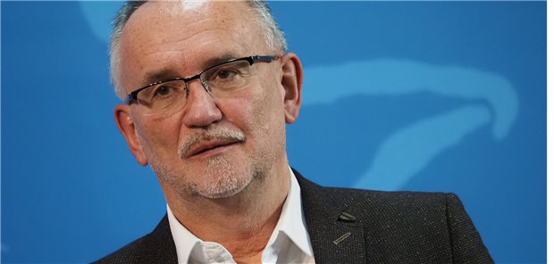 Brandenburger Ärzte machen „Dienst nach Vorschrift" Dr. Peter Noack, Vorsitzender der Kassenärztlichen Vereinigung Brandenburg: „Wir wollen im Energierettungsschirm erwähnt werden.“