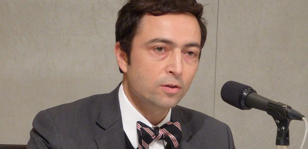 'Wir können sehr einverstanden mit dem Ergebnis sein' Dr. Ramin Parsa-Parsi leitet die Arbeitsgruppe des Weltärztebundes zur Novellierung der Deklaration von Helsinki.