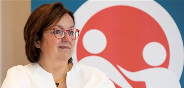 Wie Ärzte und Hebammen mehr Leben bei der Geburt retten können Dr. Ruth Hecker, Vorsitzende des Aktionsbündnis‘ Patientensicherheit, Fachärztin für Anästhesie und Chief Patient Safety Officer an der Universitätsmedizin Essen.