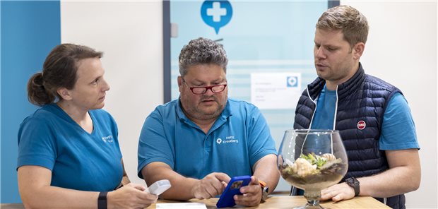 Dr. Stephanie Kunkel, MVZ-Geschäftsführer Heinz Kreuzberg und Dr. Andreas Coutandin (v.l.) in der Filialpraxis Rothenbuch