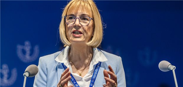 Dr. Susanne Johna appellierte an ihre Kolleginnen und Kollegen, immer auch die Lebensumstände schwangerer Frauen mit zu bedenken. Für diese sei eine Abruptio eine höchst soziale Frage.