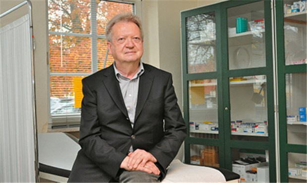 Praxis ohne Grenzen: Anlaufstelle für Menschen in Not Dr. Uwe Denker findet bereits Nachahmer für seine Praxis ohne Grenzen.