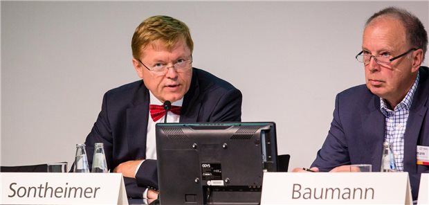 Dr. med. Gerhard M. Sontheimer (ANregiomed, Region Ansbach) und Holger Baumann (Kliniken der Stadt Köln, v.l.) haben in der Praxis gute Erfahrungen mit Systempartnerschaften gemacht.