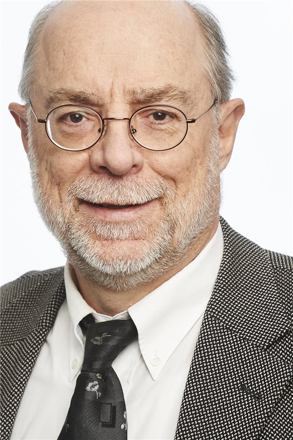 Dr. rer. med. Franz-Werner Dippel ist Dozent für Ernährung & Gesundheit.