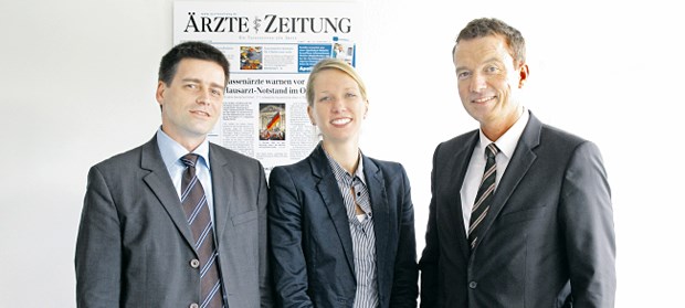 Arztnavi: Ärzte wollen sich von der besten Seite zeigen Drei Experten standen den Lesern der "Ärzte Zeitung" zwei Stunden lang Rede und Antwort: Kai Kolpatzik von der AOK, Stefanie Hennig von der Weissen Liste und Dr. Christian Graf von der BARMER GEK (von links).