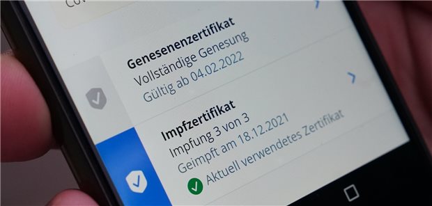 Corona-Genesenenzertifikat bald auch nach Antigen-Schnelltests möglich Dreifach geimpft, einmal genesen, zweifach zertifiziert.