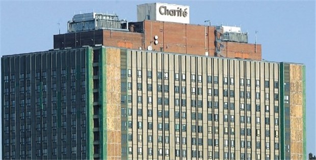 Ist die Zukunft der Charité gefährdet? Dringender Sanierungsbedarf, marode Bausubstanz: Das Hochhaus-Gebäude der Charité in Berlin.