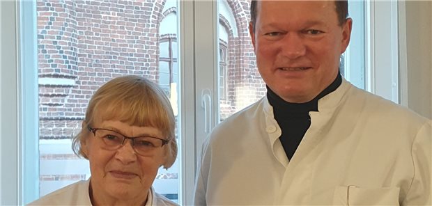 Drs. Sieglinde und Jörg Böhme. Mutter und Sohn praktizieren in der gemeinsamen Praxis im altmärkischen Stendal.

