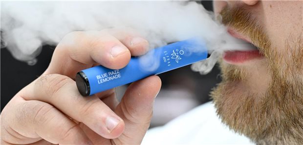 Krebsexperten fordern zum Gesundheitsschutz höhere Tabaksteuer Durch die E-Zigarette entstehe gerade eine neue Generation Nikotinabhängiger, warnt die Deutsche Krebshilfe.