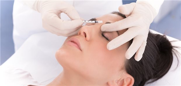 Durch eine Botox-Injektion kann die Stirn geglättet werden und wohl gleichzeitig negative Emotionen von Borderline-Patientinnen unterbrochen werden. 