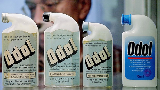 Autonarr, eitler Unternehmer und edler Stifter Durch eine damals ausgeklügelte Werbestrategie wurde der Name Odol bald zum Synonym für Zahnhygiene.