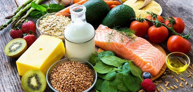 Kiwi, Käse, Milch, Lachs, Haferflocken etc.
