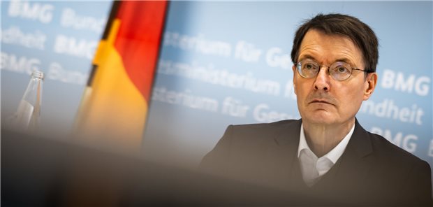 Lauterbach gegen „schmutzige Impfung“ Durchseuchung ist keine Alternative: Bundesgesundheitsminister Professor Karl Lauterbach (SPD) am Dienstag bei der Videokonferenz des Expertenrats.