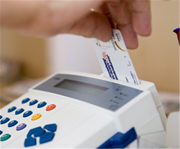 Datensalat mit der E-Card? E-Card lesen: Bei mancher Praxissoftware kommen womöglich nur halbe Daten an.