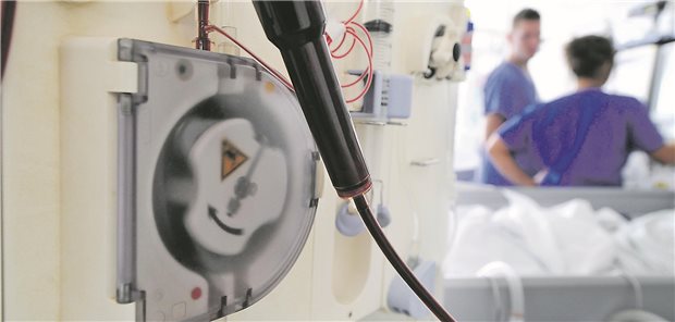 Neue Lunge für COVID-19-Patientin ECMO-Beatmung bei einem Patienten auf Intensivstation.