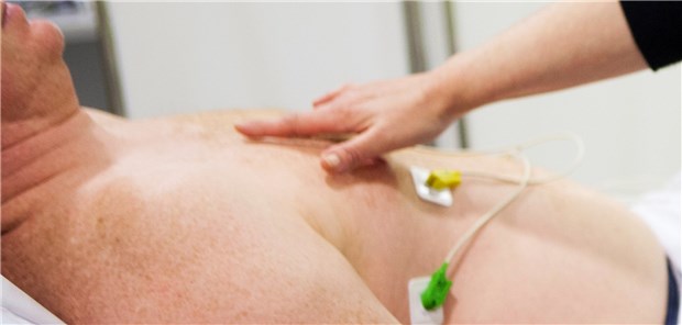 EKG: Eine Hypertonie erhöhte in einer finnischen Studie das Risiko für einen AV-Block um 22 Prozent je 10 mmHg.